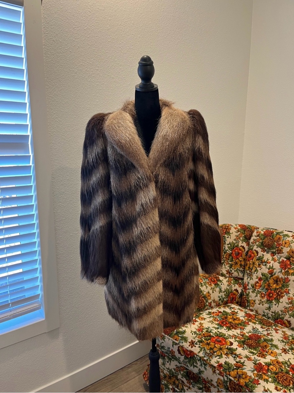Genuine Raccoon Fur Coat - Women's size Medium/Large vintage fur coat
